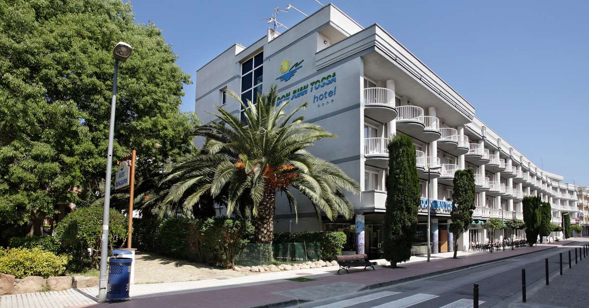 Een foto van de buitenkant van Hotel Don Juan Tossa