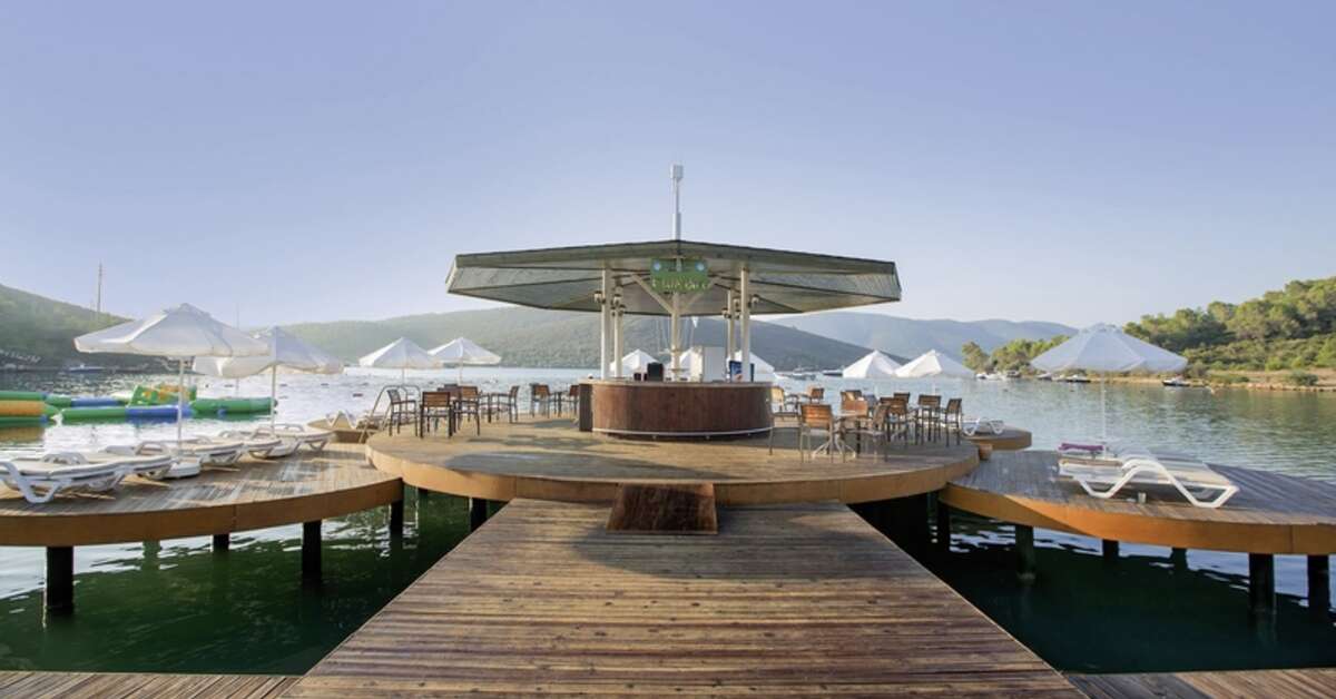Een foto van het strand bij Green Bay Resort & Spa