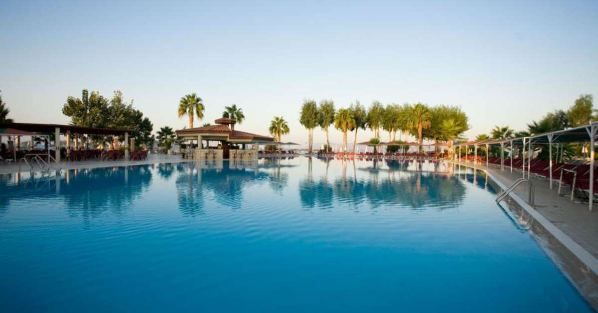 Een foto van het zwembad bij Club Tuana Fethiye