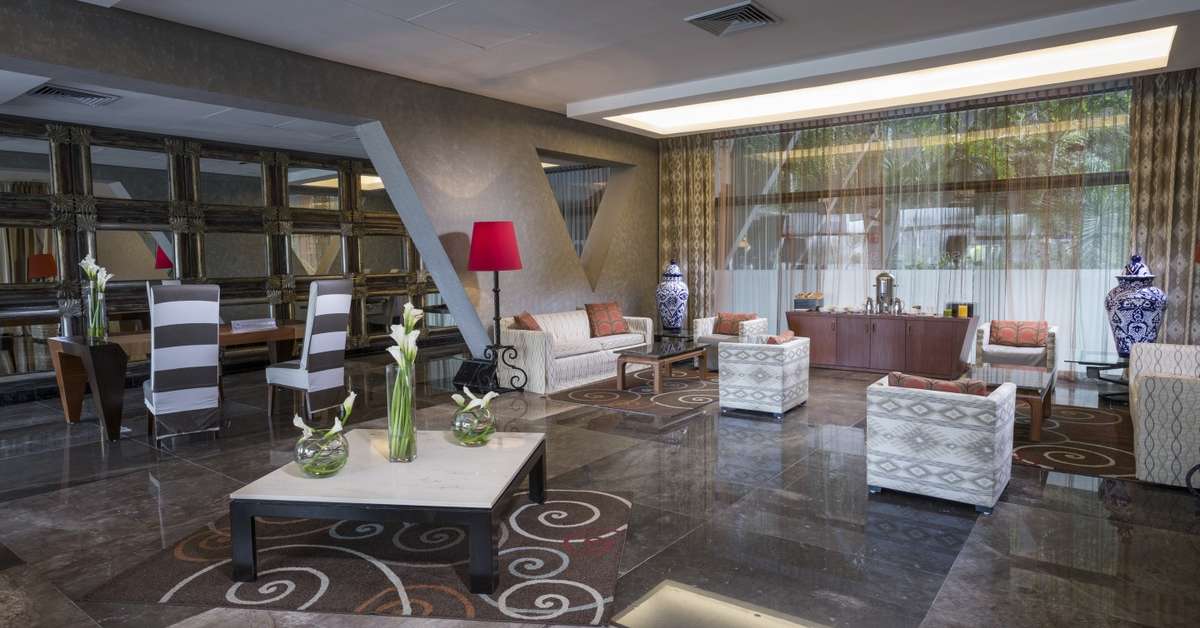 Een foto van het interieur van The Pyramid At Grand Oasis