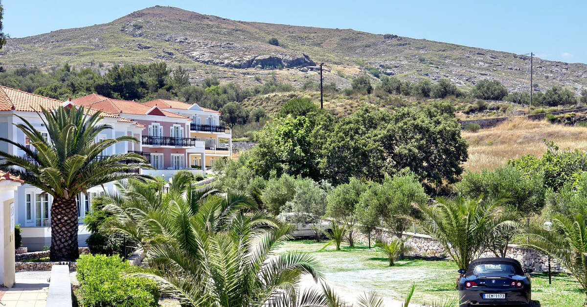 Een foto van de buitenkant van Panselinos Hotel
