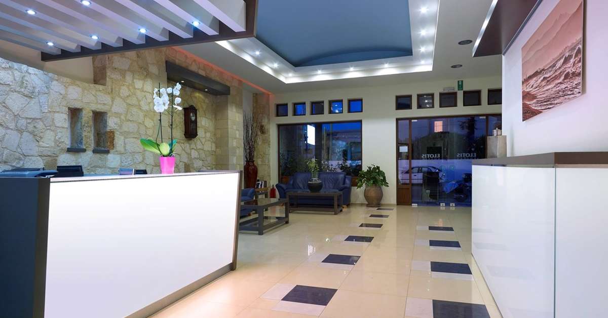 Een foto van het interieur van Elotis Suites