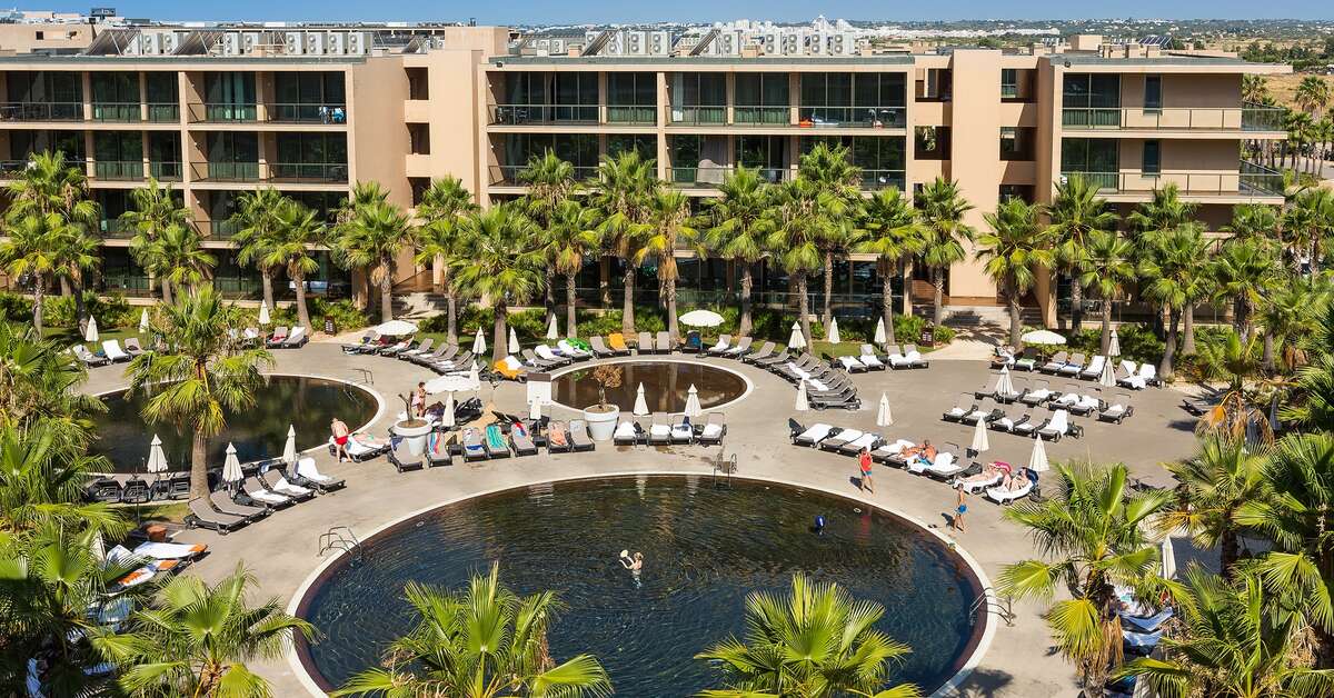 Ein Foto vom Pool im Marriott Residences Salgados Resort