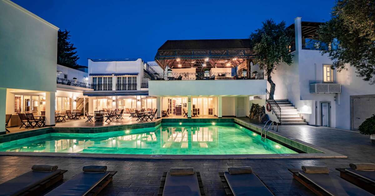 Een foto van het zwembad bij Manzara Boutique Hotel