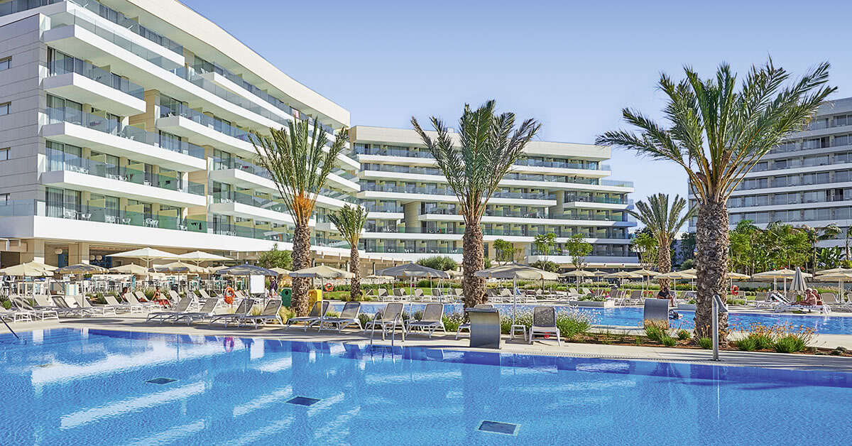 Een foto van het zwembad bij Hipotels Gran Playa de Palma