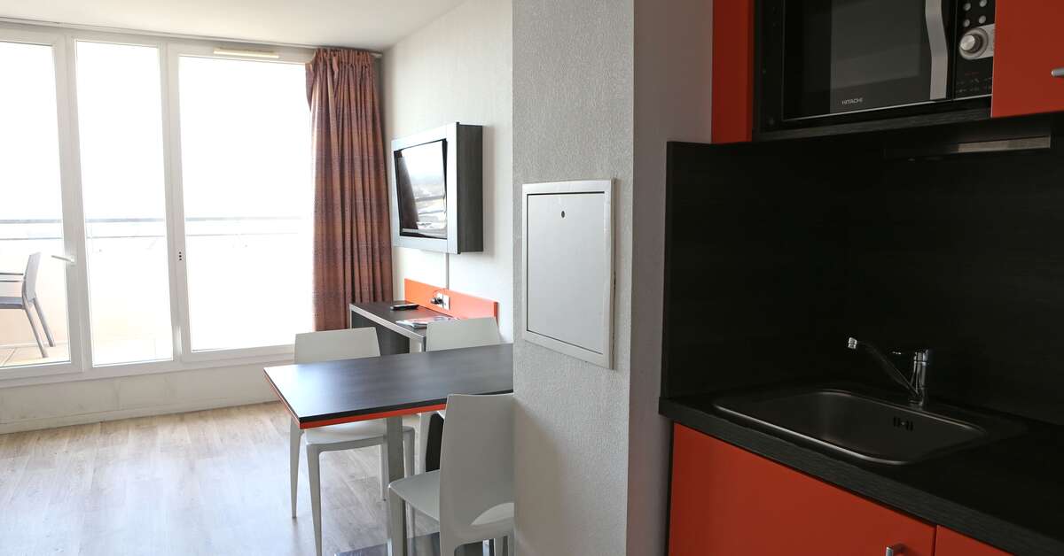 Ein Foto Adonis Paris Sud