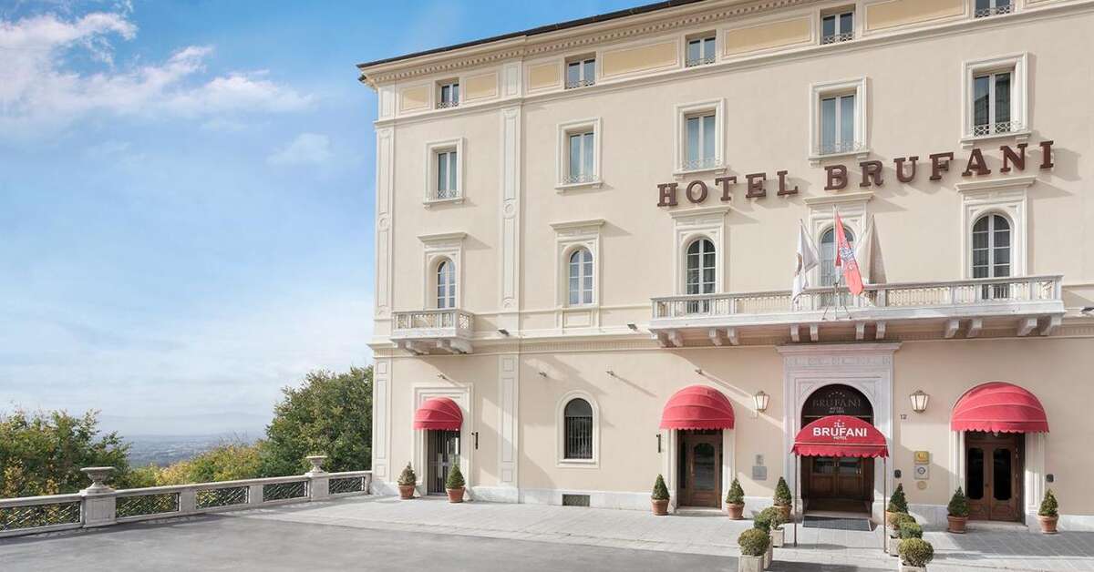 Een foto van de buitenkant van Hotel Sina Brufani