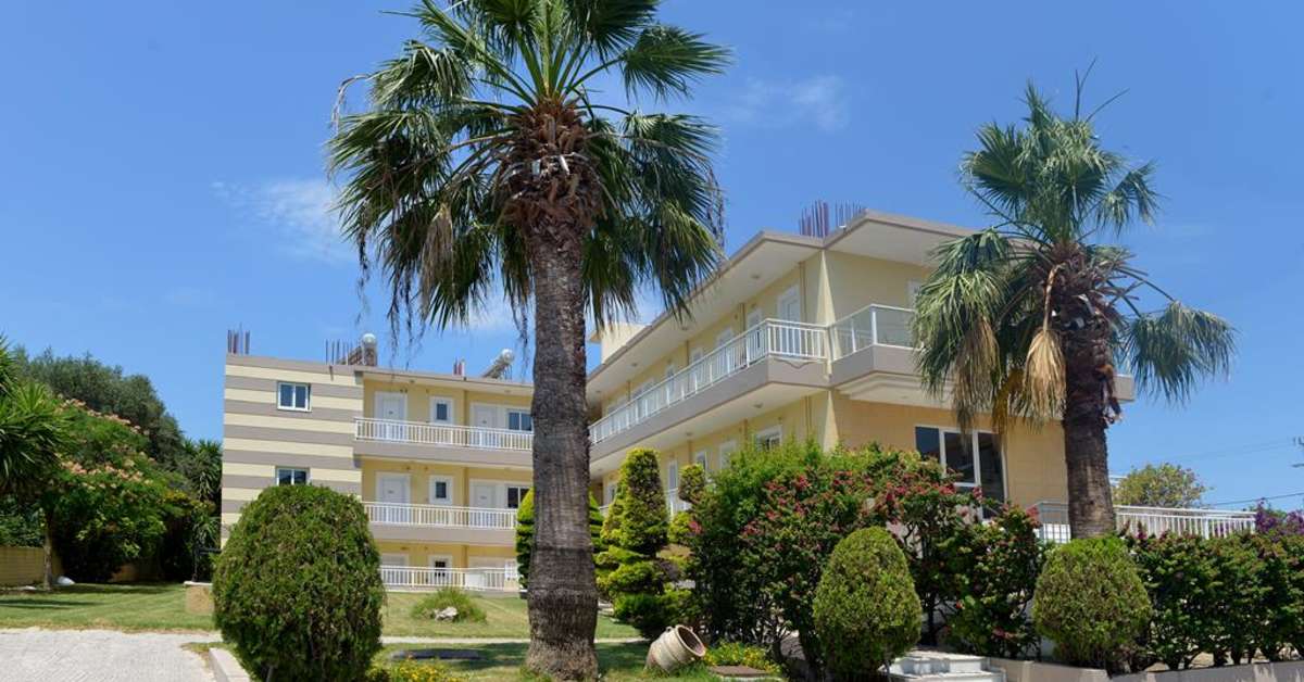 Een foto van de buitenkant van Barbie Hotel-Appartementen