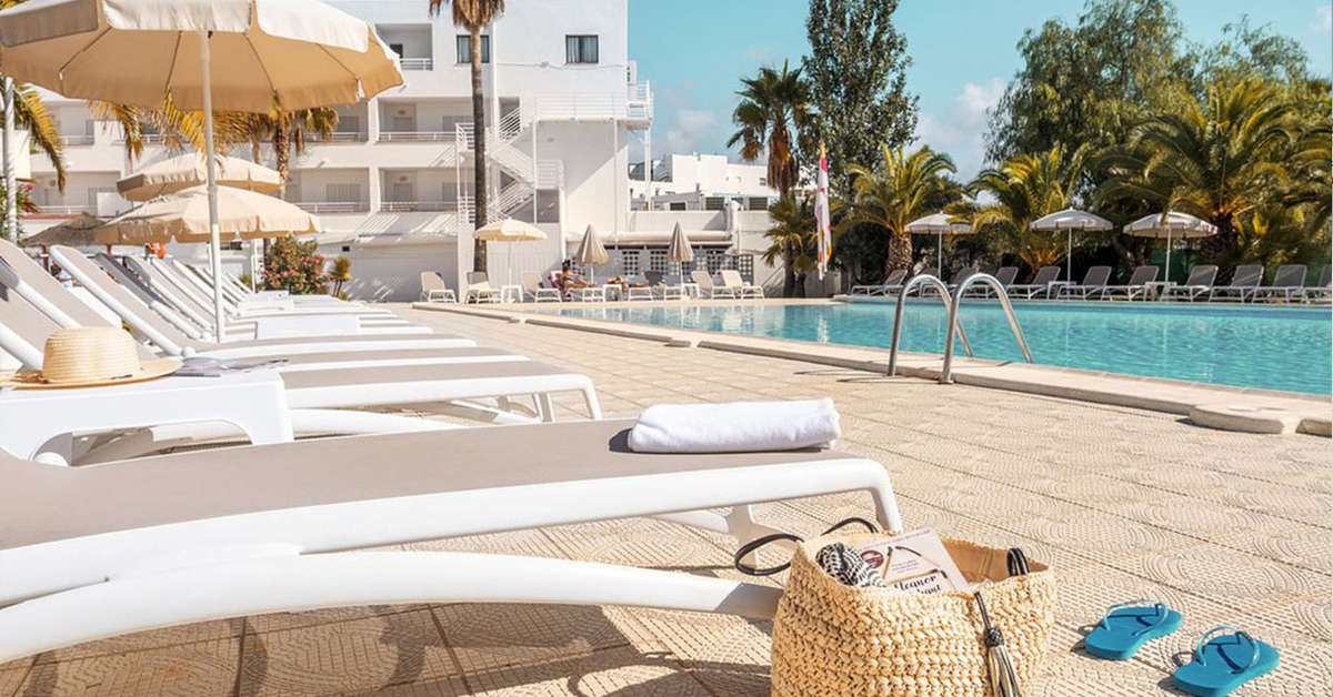 Ein Foto vom Pool im The Palm Star Ibiza