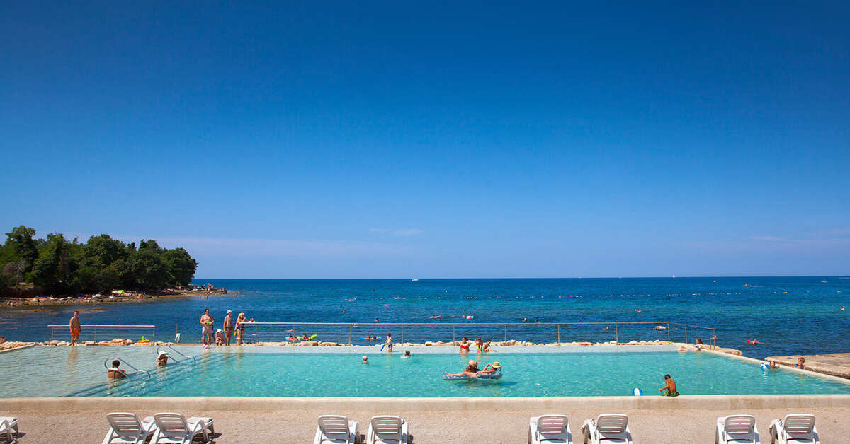 Een foto van het zwembad bij Aminess Planet Camping Holidays Homes & Resort Maravea