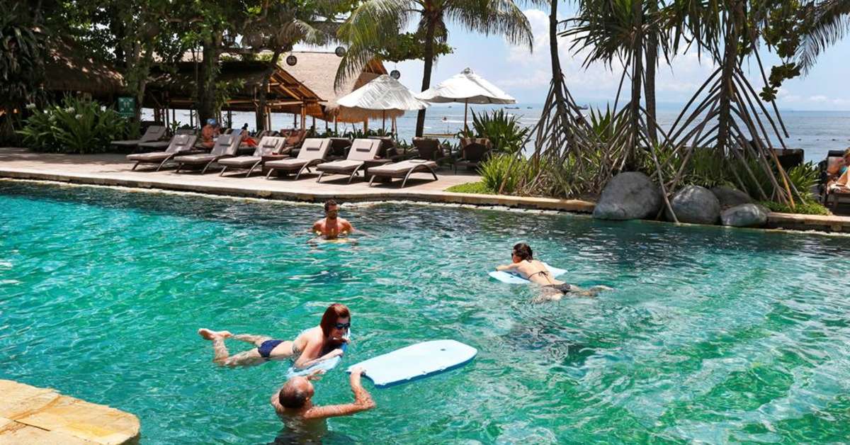 Een foto van het zwembad bij Novotel Bali Benoa