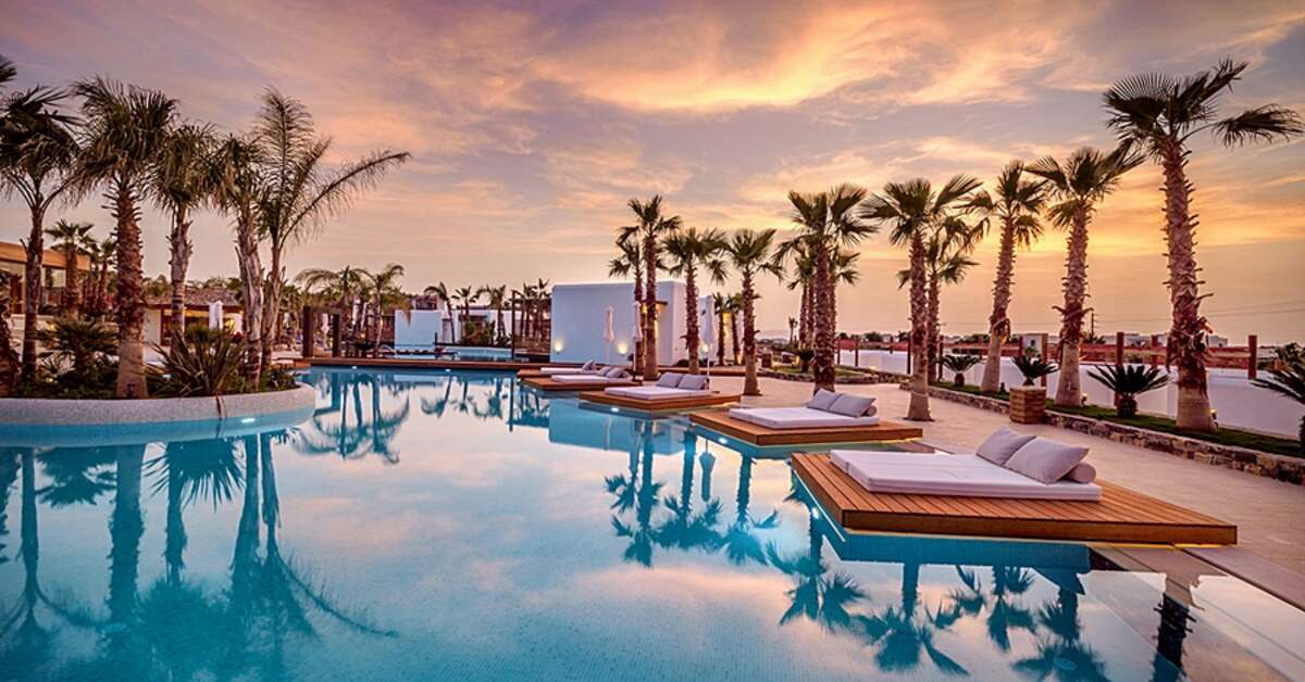 Een foto van het zwembad bij Stella Island Luxury Resort & Spa