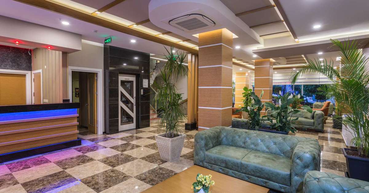 Een foto van het interieur van Lonicera City Hotel