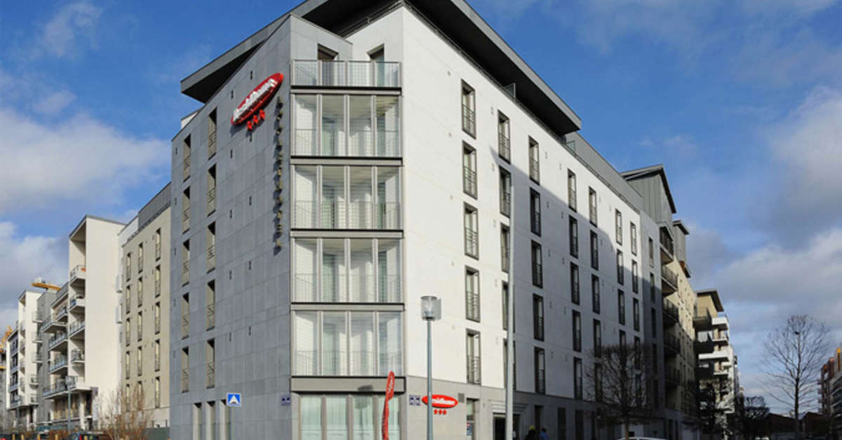 Een foto van de buitenkant van Residhome Asnieres