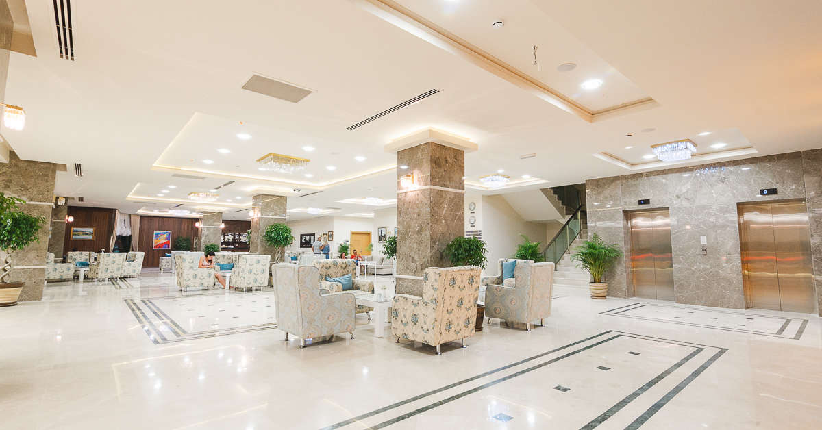 Een foto van het interieur van L'Oceanica Beach Resort