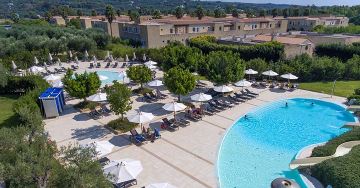 Een foto van het zwembad bij Vivosa Apulia Resort