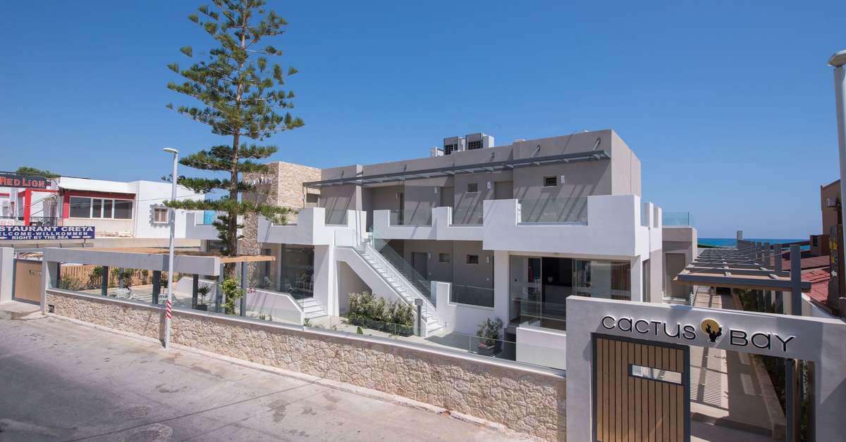 Een foto van de buitenkant van Hotel Cactus Bay