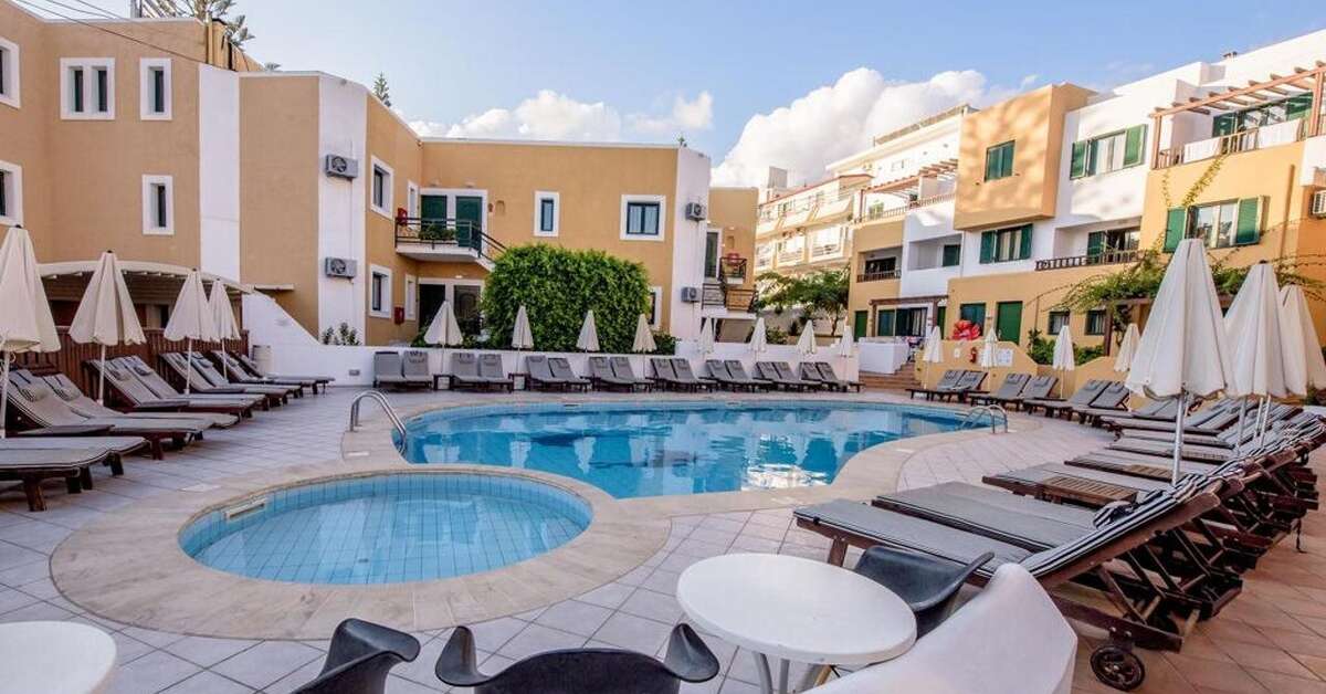 Een foto van het zwembad bij Porto Greco Village Beach Hotel