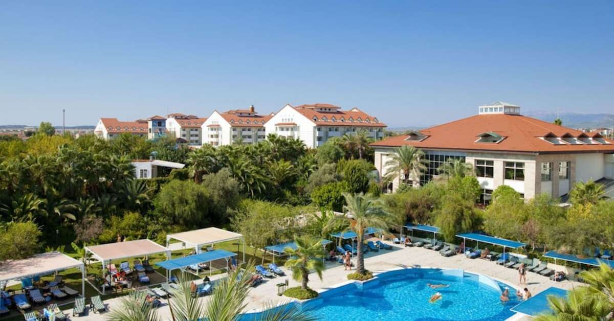 Ein Foto vom Pool im Sural Resort