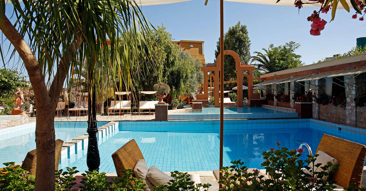 Ein Foto vom Pool im Orpheas Resort