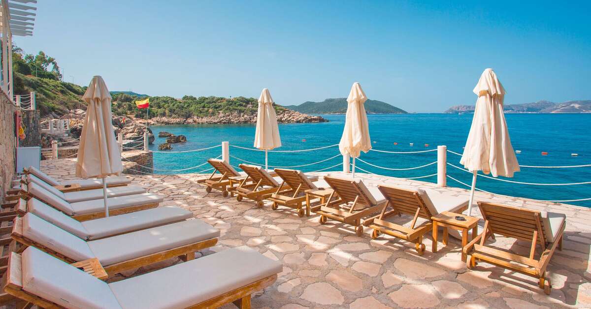 Een foto van het terras bij Aqua Princess Hotel