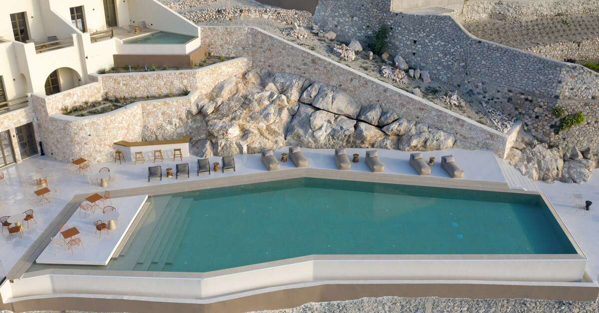 Een foto van het zwembad bij Elessa Hotel