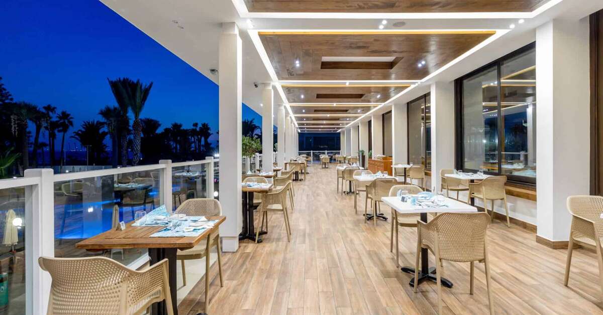 Een foto van The Golden Bay Beach Hotel