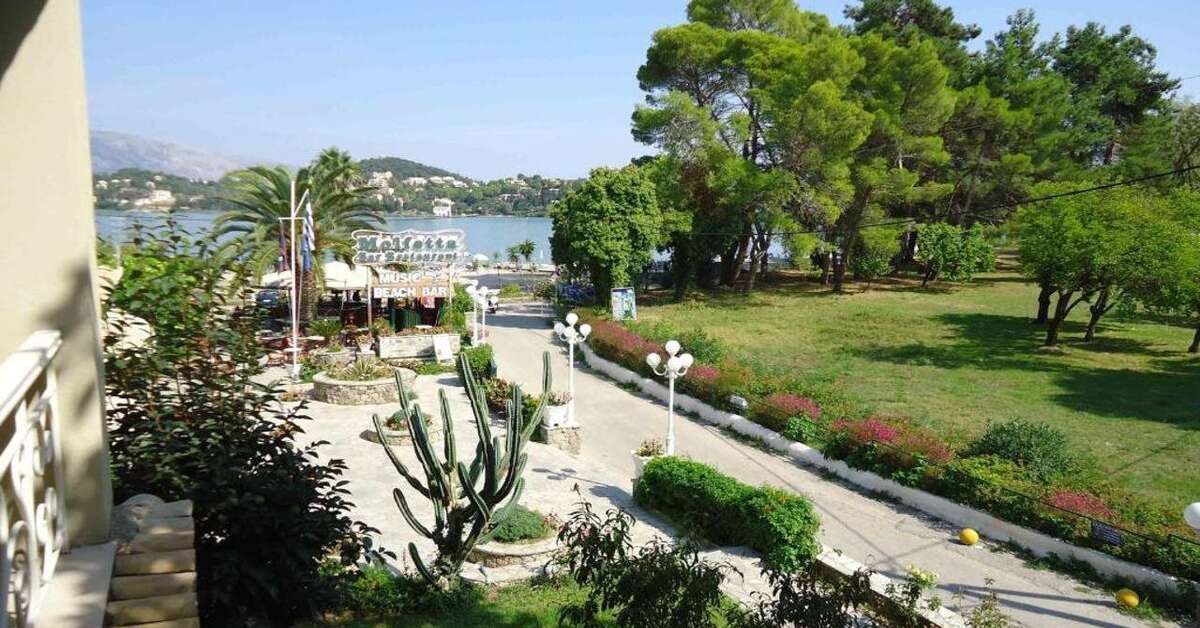 Een foto van het terras bij Molfetta Beach Hotel
