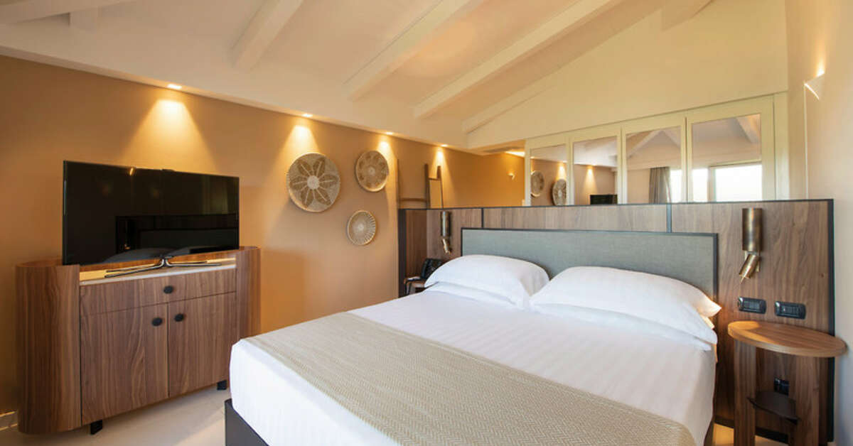 Een foto van Baia di Chia Resort Sardinia Curio Collection by Hilton