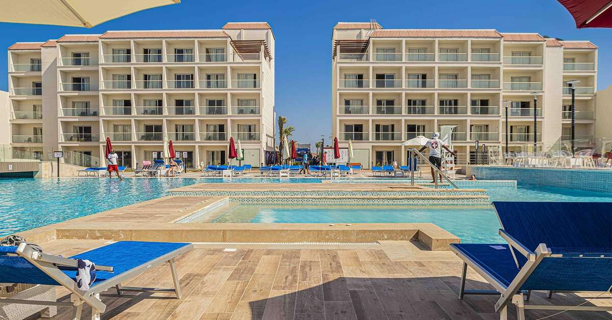 Een foto van het zwembad bij Amarina Abu Soma Resort & Aquapark