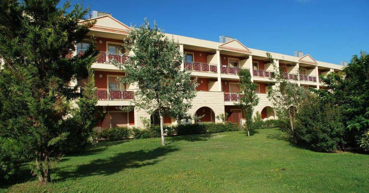 Een foto van de buitenkant van Akiris Resort