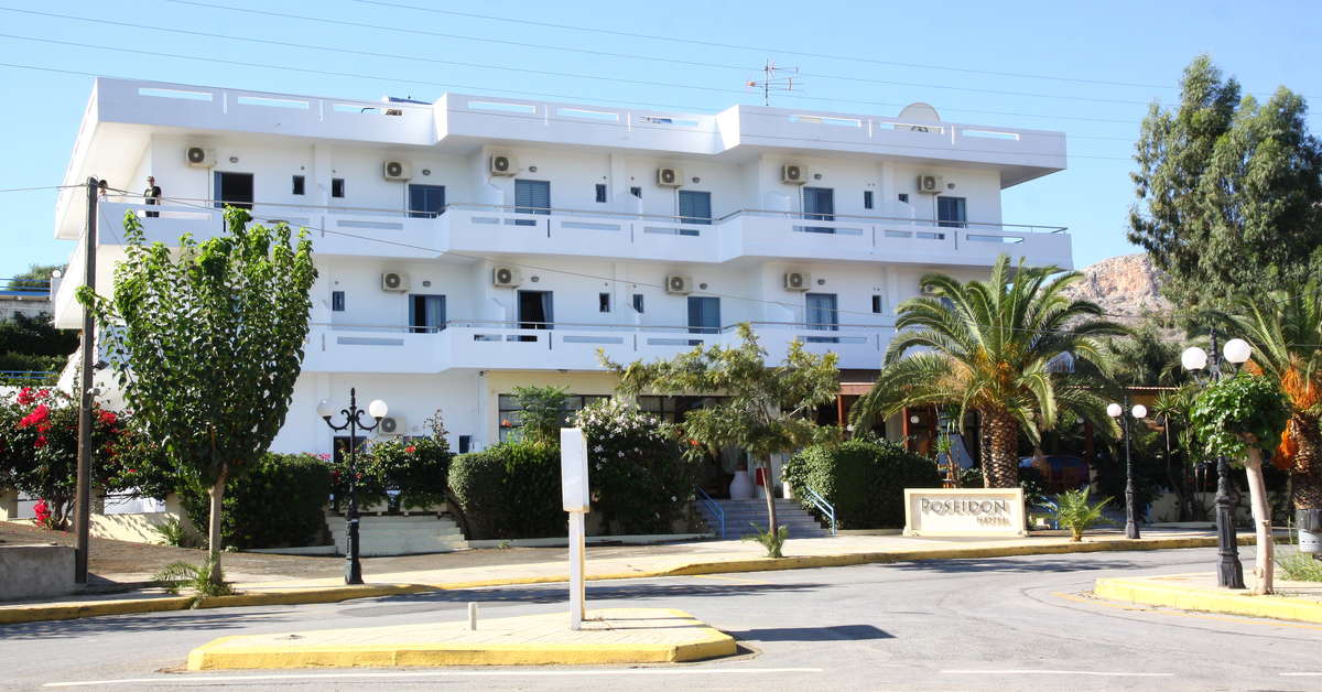 Een foto van de buitenkant van Hotel Poseidon