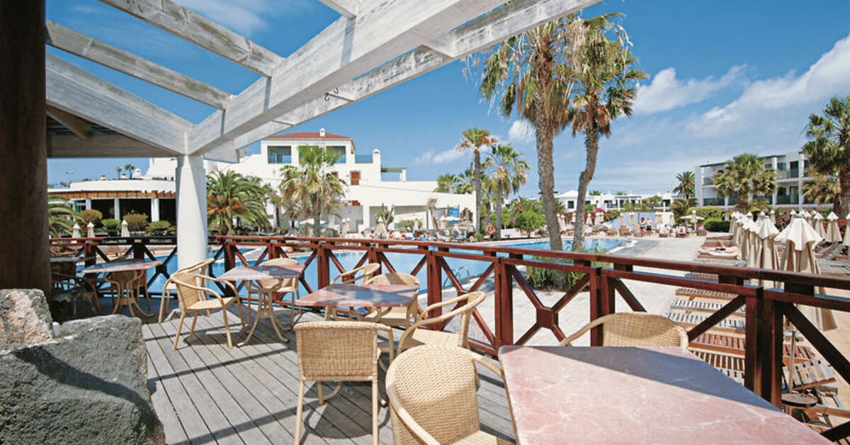 Een foto van het terras bij Las Marismas de Corralejo