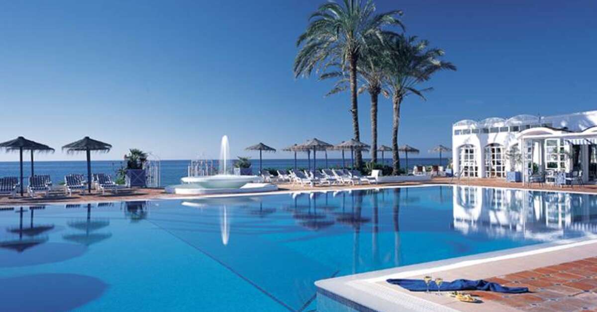 Een foto van het zwembad bij Los Monteros Spa & Golf Resort