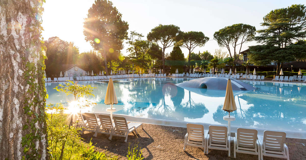 Een foto van het zwembad bij Camping Altomincio