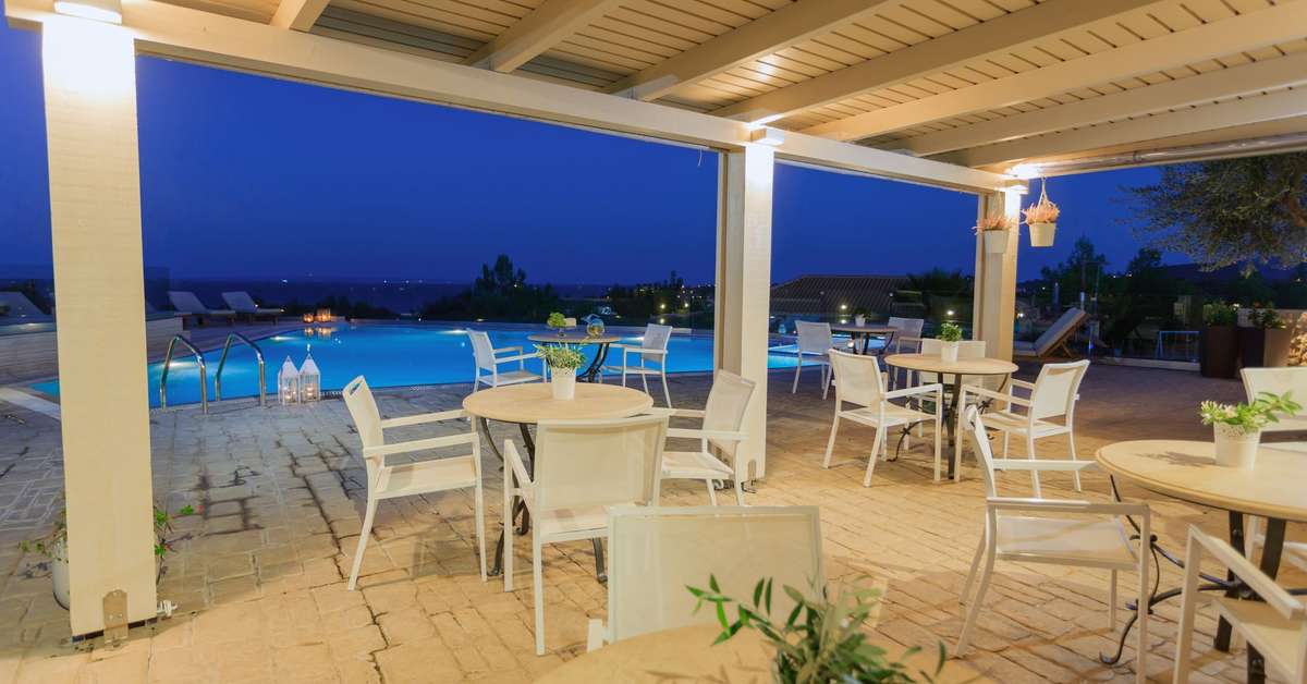 Een foto van het terras bij Paliokaliva Village