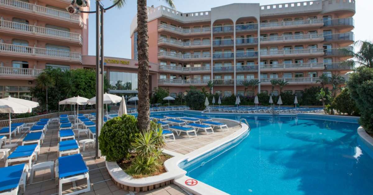 Een foto van het zwembad bij Ponient Dorada Palace by PortAventura World