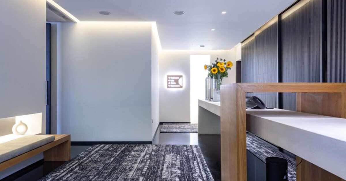 Een foto van La Suite West Hotel