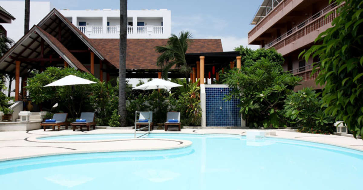 Een foto van het zwembad bij Phuket Island View Hotel