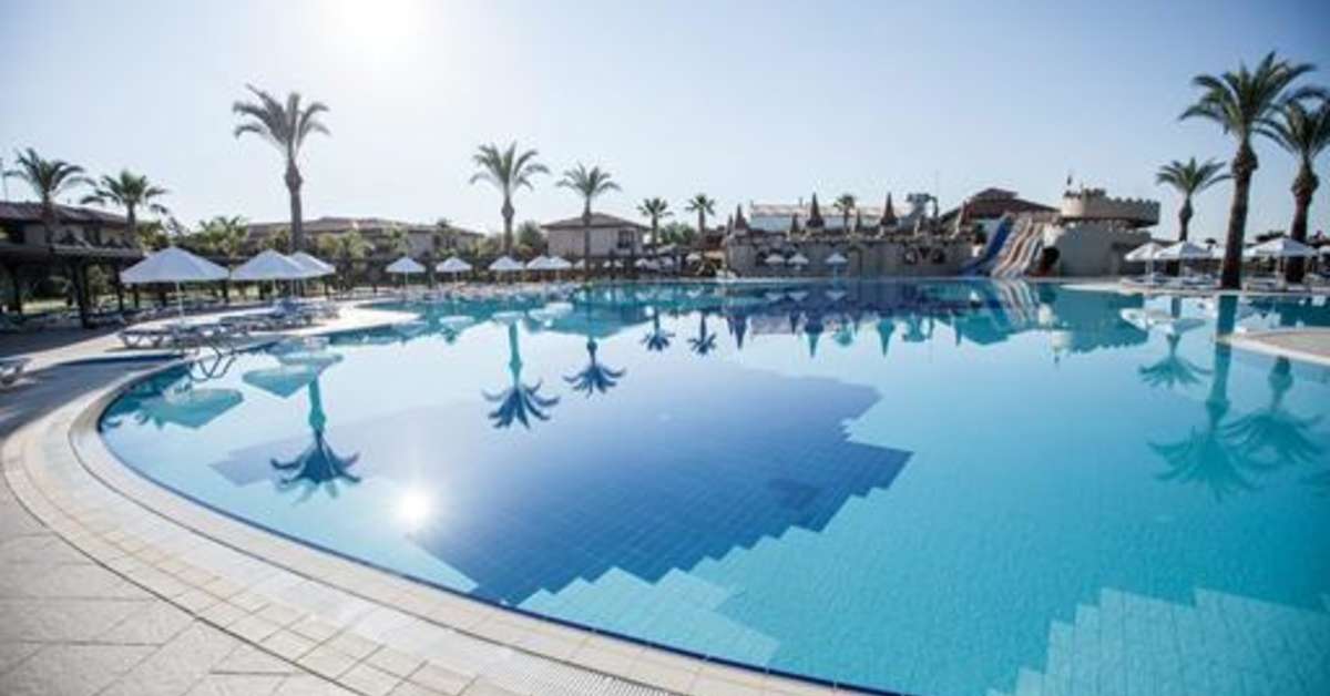 Een foto van het zwembad bij TUI Blue Palm Garden
