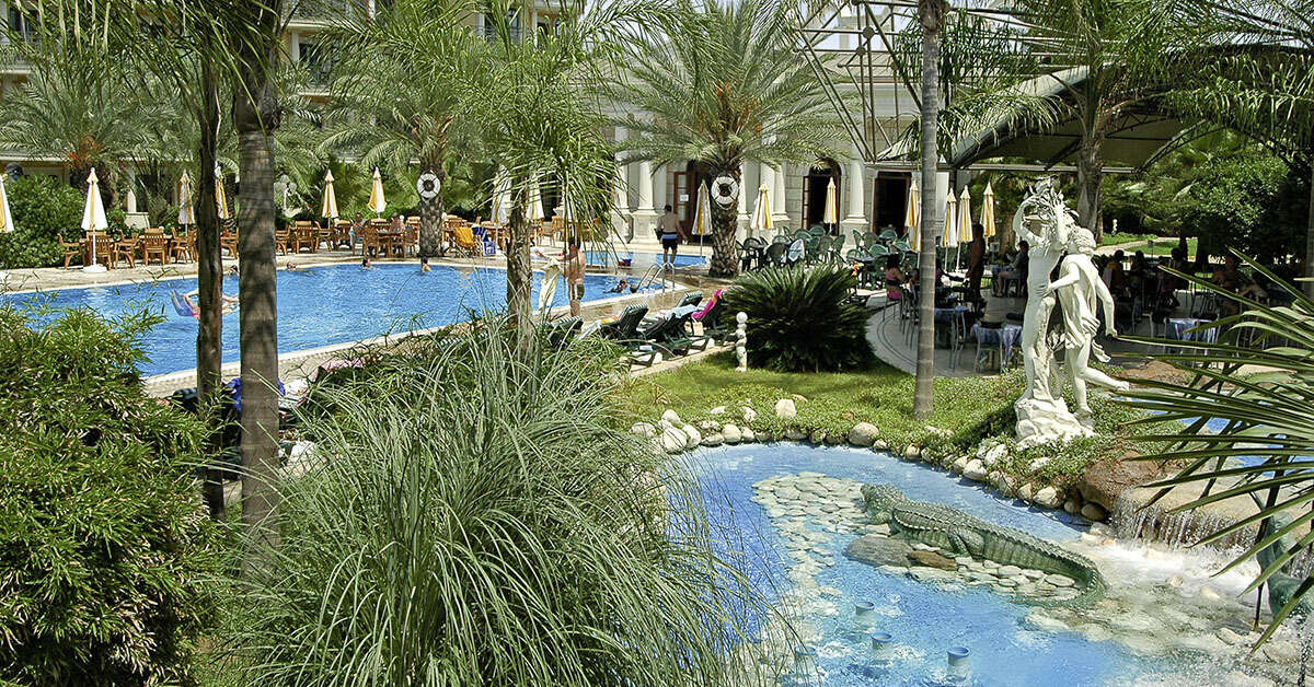 Ein Foto vom Pool im Yetkin Club Hotel