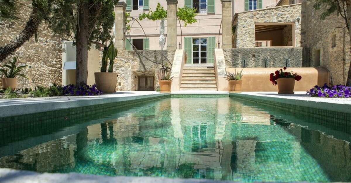 Een foto van het zwembad bij Yartan Boutique Hotel
