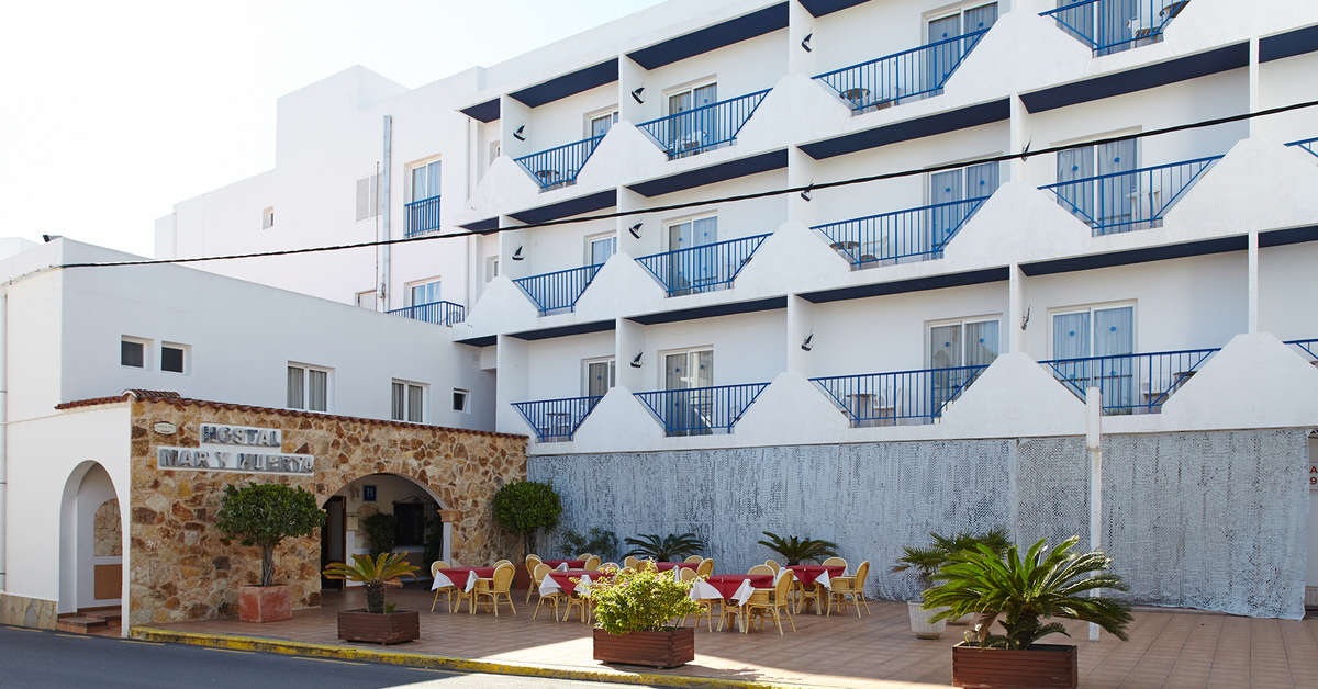 Een foto van de buitenkant van Hostel Mar & Huerta