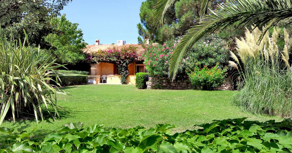 Ein Foto Colonna Hotel Du Golf