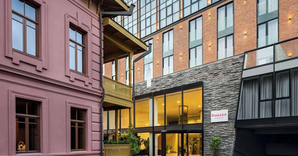Een foto van Ramada by Wyndham Tbilisi Old City