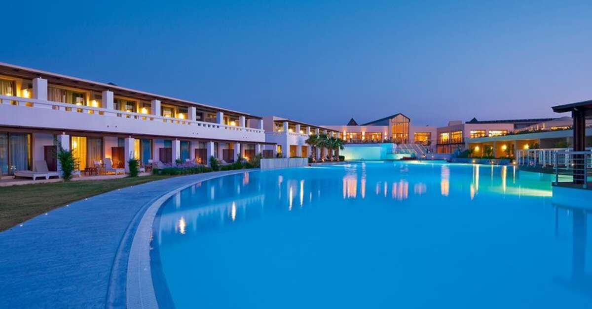 Een foto van het zwembad bij Giannoulis Cavo Spada Luxury Sports & Leisure Resort & Spa
