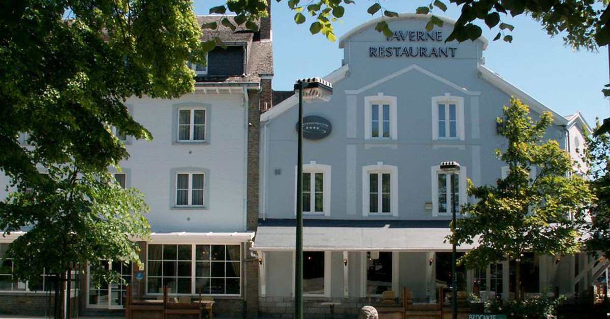 Een foto van de buitenkant van Hotel Au Lit des Ours