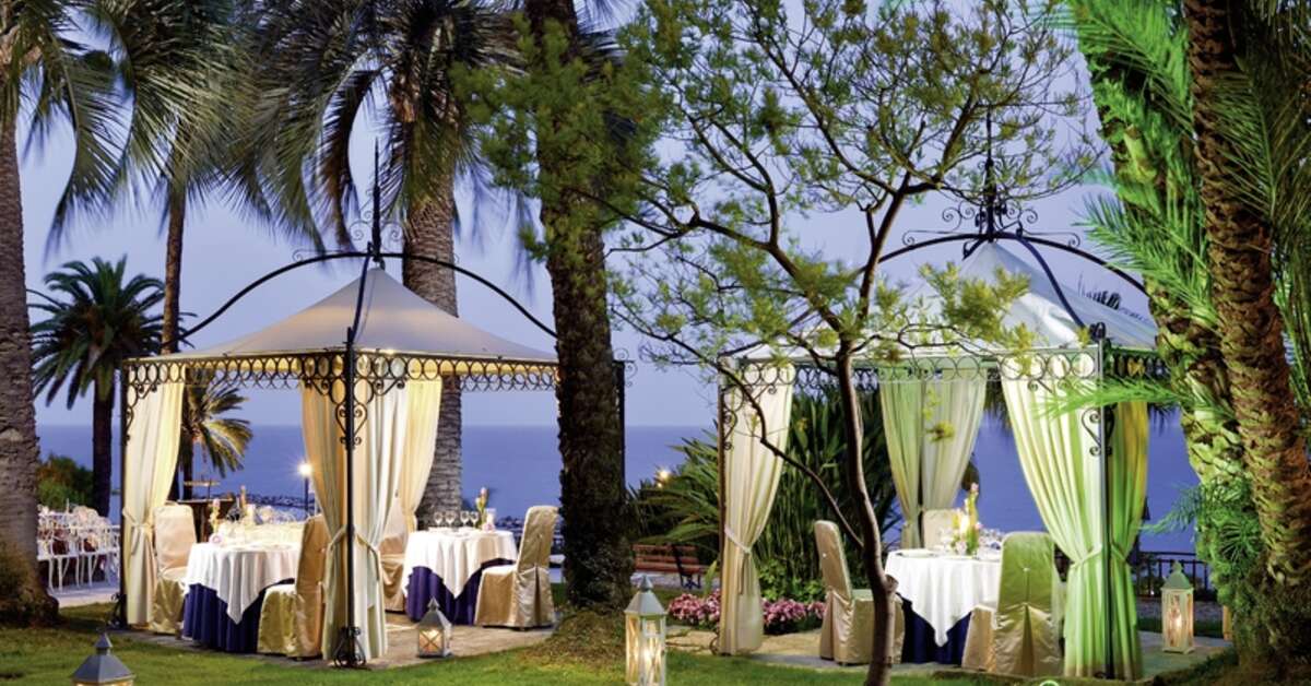 Een foto van het terras bij Royal Hotel San Remo