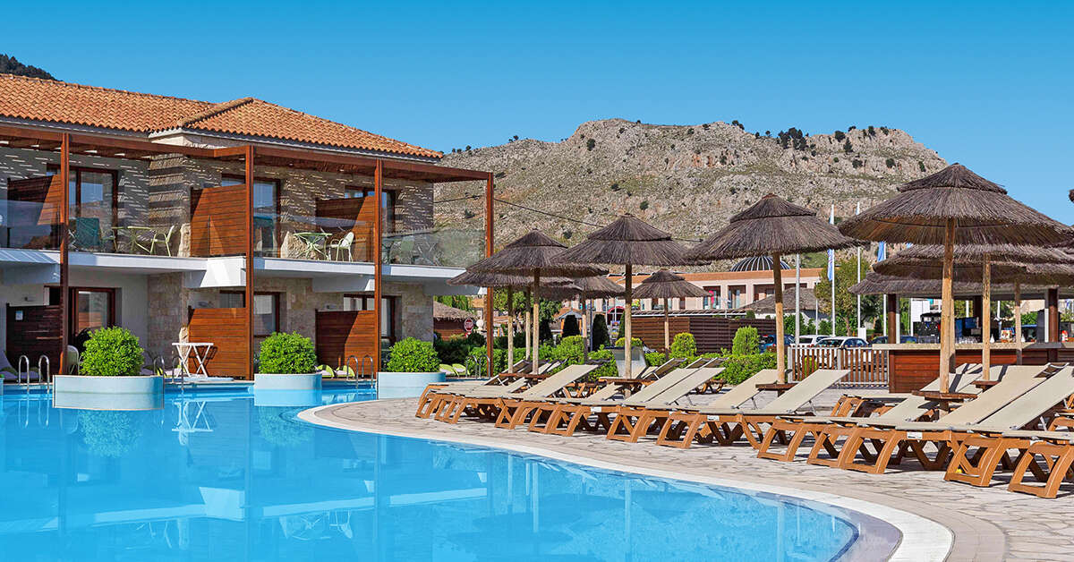 Een foto van het zwembad bij Atlantica Holiday Village Rhodes