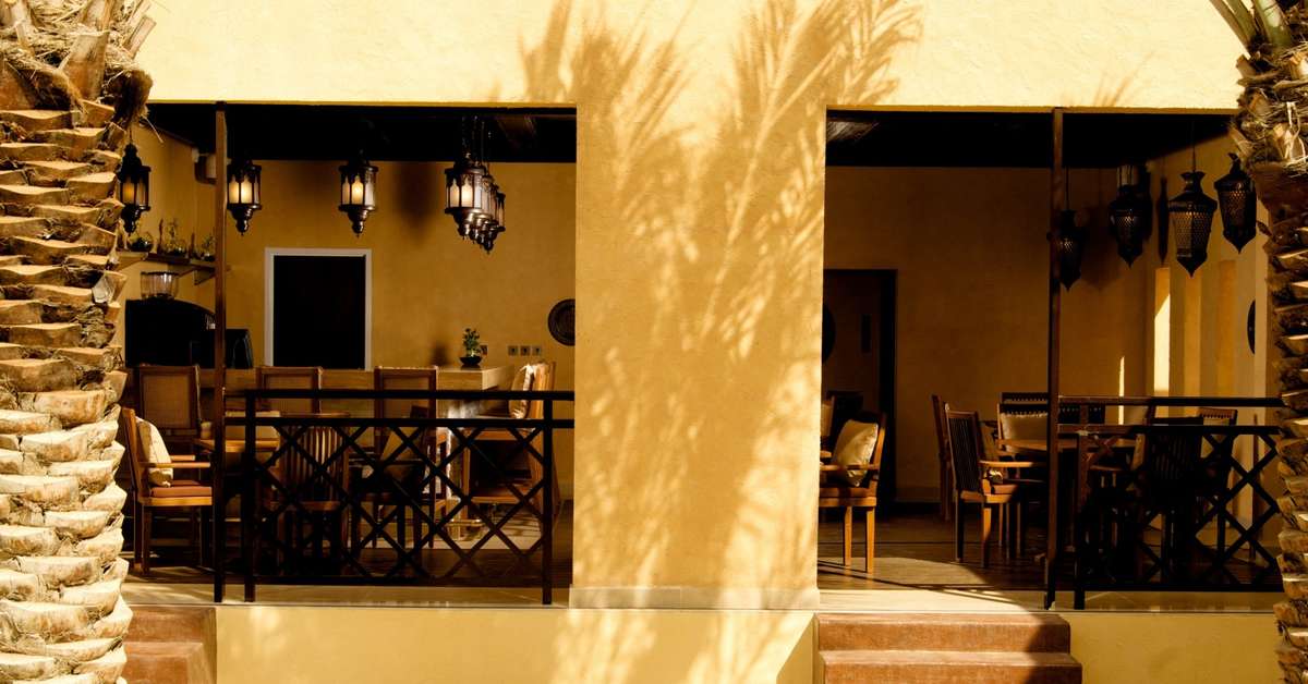 Een foto van het interieur van Aldhafra Resort